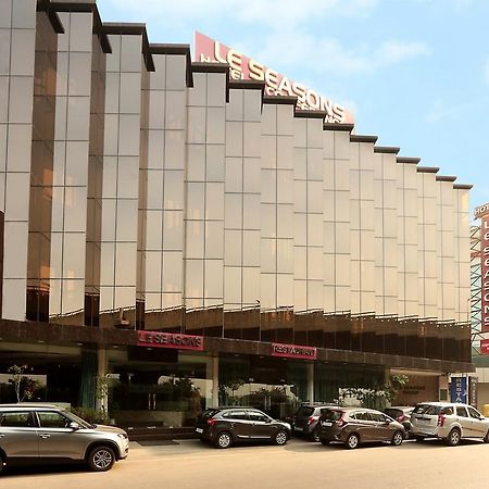 Airport Hotel Le Seasons Нью-Дели Экстерьер фото