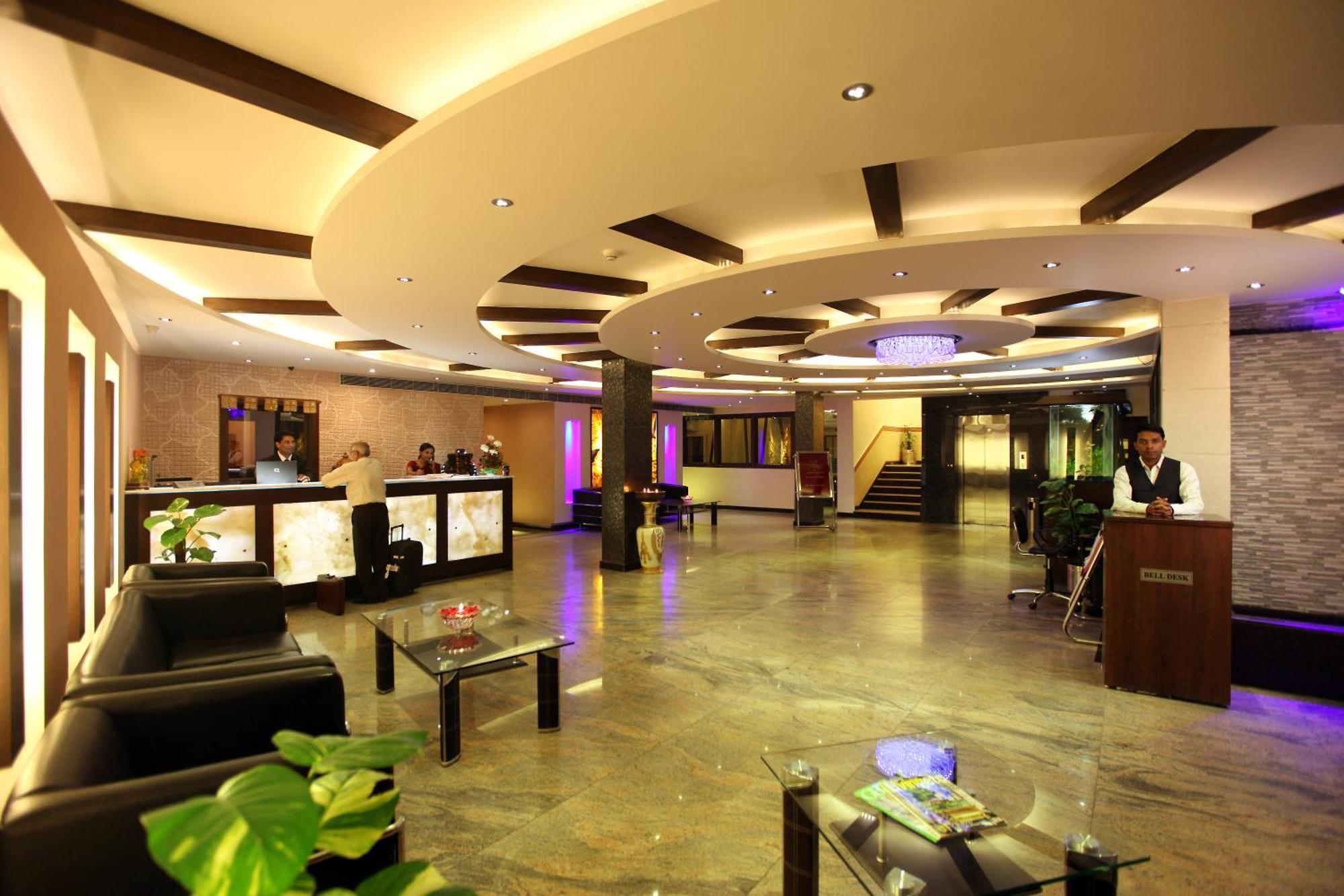 Airport Hotel Le Seasons Нью-Дели Экстерьер фото