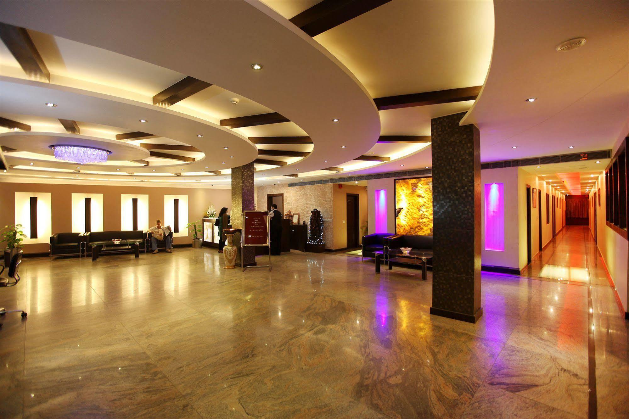 Airport Hotel Le Seasons Нью-Дели Экстерьер фото